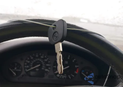 1994 BMW 325 Ic Automatic z USA, uszkodzony, nr VIN WBABJ632XRJD32945